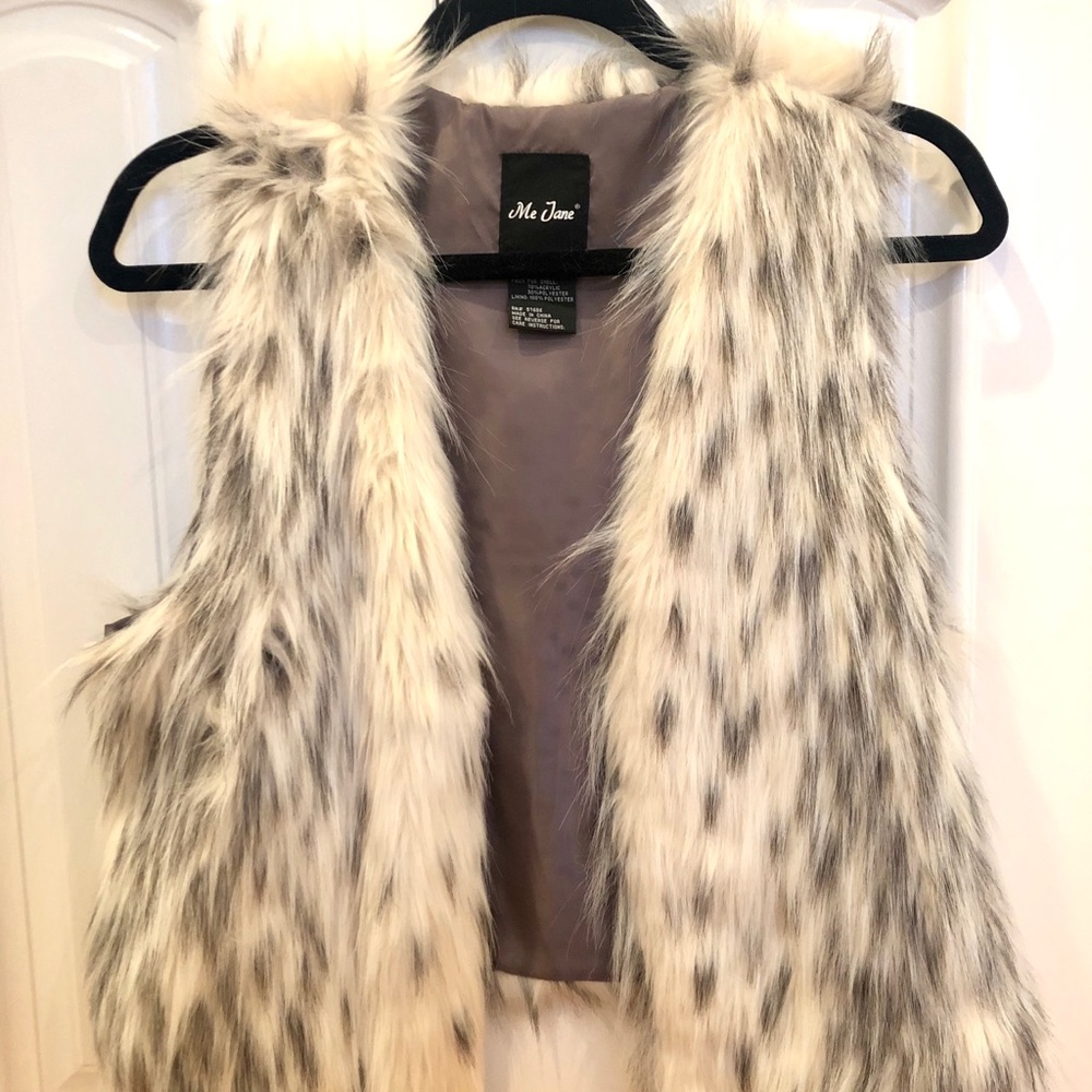 Me Jane Spotted Faux Fur Vest
